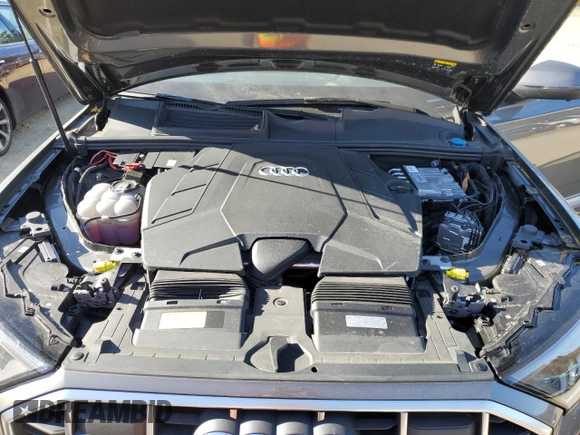 2024 Audi Q7 Premium Plus with VIN WA1LXBF7XRD004548, listed as a Copart auction lot 80491204 with 18,606 mi miles and Salvage title. Bid and sale history available at DreamBid. Image 12.