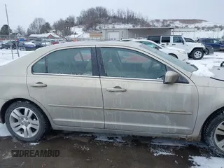 2009 Ford Fusion SEL with VIN 3FAHP08ZX9R107528, listed as a IAAI auction lot 41634988 with 113,352 mi miles. Bid and sale history available at carsss.com. Image 13.