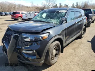 2023 Ford Police Interceptor Utility z VIN 1FM5K8AB6PGC18049, wystawiony jako Copart lot #49957685 z przebiegiem 10 418 mil mil oraz Szkody całkowita. Historia ofert i sprzedaży dostępna na DreamBid. Obrazek 1.