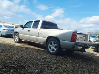 2006 Chevrolet Silverado 1500 Work Truck with VIN 1GCEC19X26Z245101, listed as a IAAI auction lot 41524361 with 189,845 mi miles. Bid and sale history available at carsss.com. Image 3.