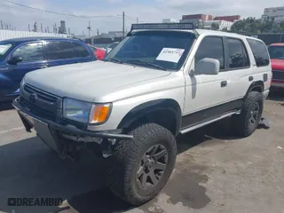 2000 Toyota 4Runner Limited with VIN JT3GN87RXY0159949, listed as a IAAI auction lot 41902757 with 213,170 mi miles. Bid and sale history available at carsss.com. Image 2.