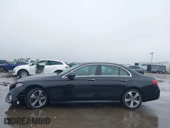 2018 Mercedes-Benz E-Class E 300 with VIN WDDZF4JB0JA480457, listed as a IAAI auction lot 41548033 with 54,732 mi miles. Bid and sale history available at carsss.com. Image 15.