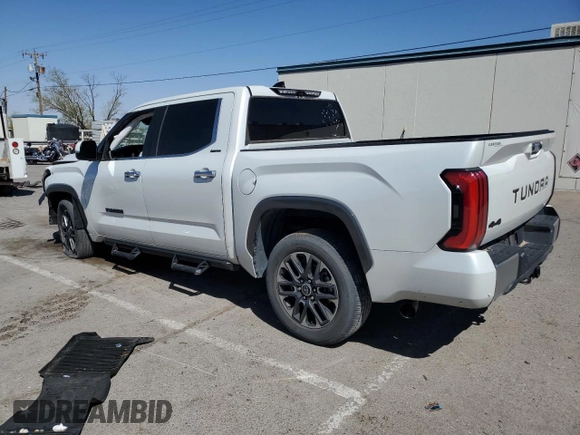 2022 Toyota Tundra Limited z VIN 5TFJA5DB9NX018019, wystawiony jako Copart lot #52607235 z przebiegiem 31 692 mil mil oraz Szkoda całkowita • Salvage title. Historia ofert i sprzedaży dostępna na DreamBid. Obrazek 2.