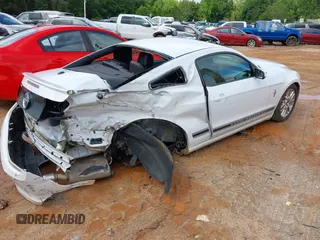 2014 Ford Mustang V6 с VIN 1ZVBP8AM2E5280063, выставлен на аукционе IAAI как лот 42364997 с пробегом 101 784 миль миль и . История ставок и продаж доступна на DreamBid. Изображение 4.