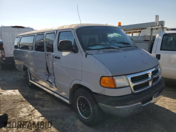 2002 Dodge Passenger z VIN 2B5WB35Z62K113765, wystawiony jako Copart lot #71943144 z przebiegiem 81 060 mil mil oraz Szkoda całkowita • Salvage title. Historia ofert i sprzedaży dostępna na DreamBid. Obrazek 4.