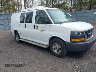 2015 GMC Savana Cargo Van with VIN 1GTW7FCF0F1908220, listed as a IAAI auction lot 41732366 with 286,698 mi miles. Bid and sale history available at carsss.com. Image 1.