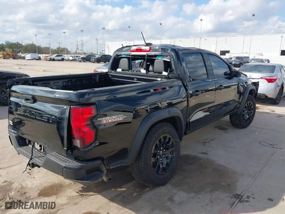 2024 Chevrolet Colorado 4WD Trail Boss with VIN 1GCPTEEK2R1271131, listed as a IAAI auction lot 41487197 with 1 mi miles. Bid and sale history available at carsss.com. Image 4.