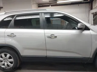 2013 Kia Sorento LX with VIN 5XYKT3A69DG389015, listed as a IAAI auction lot 41852399 with 52,407 mi miles. Bid and sale history available at carsss.com. Image 13.