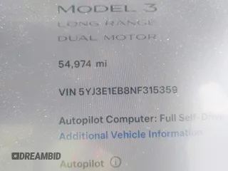 2022 Tesla Model 3 Long Range z VIN 5YJ3E1EB8NF315359, wystawiony jako IAAI lot #42035599 z przebiegiem 54 974 mil mil oraz . Historia ofert i sprzedaży dostępna na DreamBid. Obrazek 15.