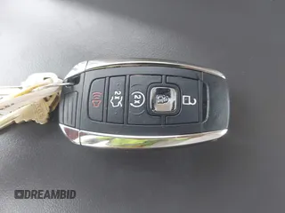 2019 Lincoln MKZ Reserve II с VIN 3LN6L5F98KR621828, выставлен на аукционе IAAI как лот 42332227 с пробегом 41 547 миль миль и . История ставок и продаж доступна на DreamBid. Изображение 11.