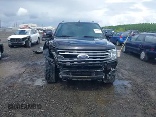 2018 Ford Expedition Max XLT z VIN 1FMJK1JT7JEA25930, wystawiony jako IAAI lot #42207776 z przebiegiem 135 184 mil mil oraz . Historia ofert i sprzedaży dostępna na DreamBid. Obrazek 13.