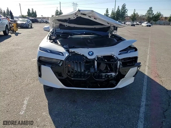 2024 BMW i7 eDrive50 with VIN WBY43EJ04RCS69245, listed as a Copart auction lot 81666614 with 4,594 mi miles and Salvage Title. Bid and sale history available at carsss.com. Image 10.