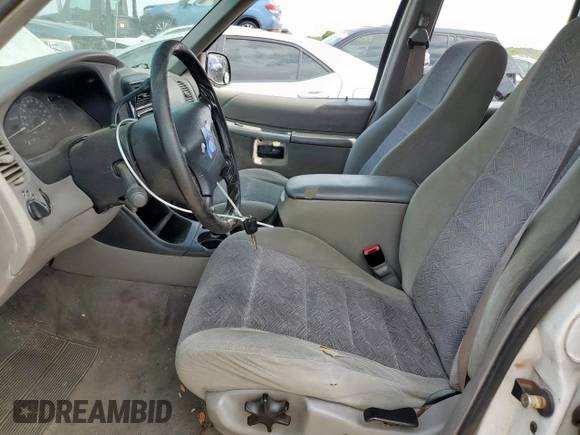 2001 Ford Explorer XLT with VIN 1FMZU63PX1ZA30705, listed as a Copart auction lot 57918865 with 233,418 mi miles and Clean title. Bid and sale history available at DreamBid. Image 7.