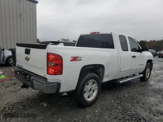 2013 Chevrolet Silverado 1500 LT with VIN 1GCRCSE05DZ232372, listed as a Copart auction lot 82697944 with 144,009 mi miles and Salvage Title. Bid and sale history available at carsss.com. Image 3.