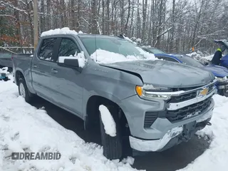 2025 Chevrolet Silverado 1500 with VIN 3GCUKDED2SG147675, listed as a IAAI auction lot 41548947 with 9,738 mi miles and . Bid and sale history available at DreamBid. Image 1.