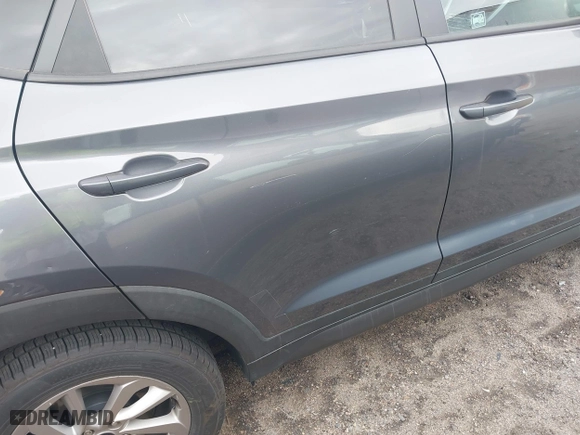 2016 Hyundai Tucson SE with VIN KM8J3CA43GU074302, listed as a IAAI auction lot 41957992 with 175,614 mi miles. Bid and sale history available at carsss.com. Image 6.