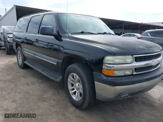 2003 Chevrolet Suburban LS with VIN 3GNEC16T03G334122, listed as a IAAI auction lot 41860521 with 195,648 mi miles. Bid and sale history available at carsss.com. Image 1.