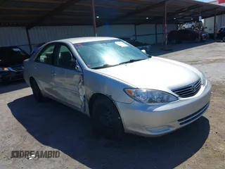 2005 Toyota Camry STD z VIN 4T1BE32K15U413499, wystawiony jako IAAI lot #42386683 z przebiegiem 139 777 mil mil oraz . Historia ofert i sprzedaży dostępna na DreamBid. Obrazek 1.