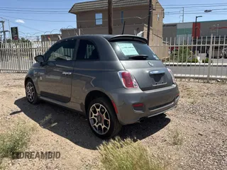 2013 FIAT 500 Sport z VIN 3C3CFFBR9DT512430, wystawiony jako Copart lot #57336505 z przebiegiem 140 150 mil mil oraz Tytuł czysty. Historia ofert i sprzedaży dostępna na DreamBid. Obrazek 3.