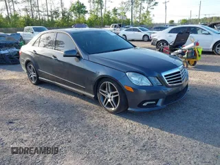 2010 Mercedes-Benz E-Class E 350 Luxury with VIN WDDHF5GBXAA031120, listed as a IAAI auction lot 41952630 with 122,569 mi miles. Bid and sale history available at carsss.com. Image 1.