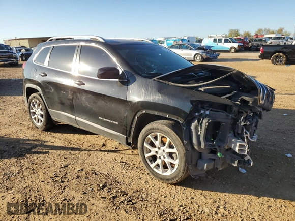 2017 Jeep Cherokee Latitude with VIN 1C4PJLCS3HW547640, listed as a Copart auction lot 83420164 with Not Provided miles and Clean Title. Bid and sale history available at carsss.com. Image 4.