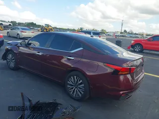2024 Nissan Altima SV with VIN 1N4BL4DV1RN405299, listed as a IAAI auction lot 42235613 with 4,127 mi miles and . Bid and sale history available at DreamBid. Image 3.