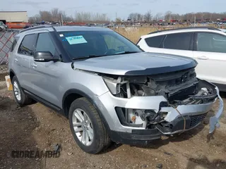2017 Ford Explorer XLT with VIN 1FM5K7DH4HGC52759, listed as a IAAI auction lot 41913445 with 113,274 mi miles and . Bid and sale history available at carsss.com. Image 1.