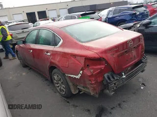 2014 Nissan Altima 2.5 with VIN 1N4AL3APXEC423513, listed as a IAAI auction lot 41418175 with 184,876 mi miles. Bid and sale history available at carsss.com. Image 3.