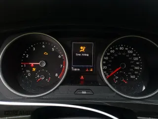 2018 Volkswagen Tiguan SEL with VIN 3VV3B7AX6JM121028, listed as a Copart auction lot 48476485 with 114,919 mi miles and Salvage Title. Bid and sale history available at carsss.com. Image 9.