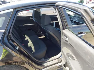 2020 Kia Optima SE с VIN 5XXGT4L32LG401068, выставлен на аукционе IAAI как лот 42000683 с пробегом 114 897 миль миль и . История ставок и продаж доступна на DreamBid. Изображение 8.