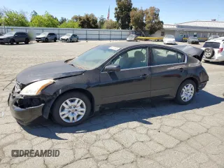 2010 Nissan Altima SL z VIN 1N4AL2AP0AN431015, wystawiony jako Copart lot #56213945 z przebiegiem 218 986 mil mil oraz Szkoda całkowita • Salvage title. Historia ofert i sprzedaży dostępna na DreamBid. Obrazek 1.