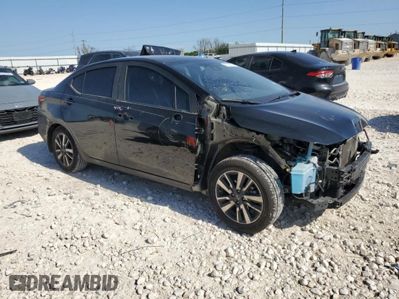 2022 Nissan Versa SV z VIN 3N1CN8EV9NL826750, wystawiony jako Copart lot #52127085 z przebiegiem 86 513 mil mil oraz Szkoda całkowita • Salvage title. Historia ofert i sprzedaży dostępna na DreamBid. Obrazek 4.