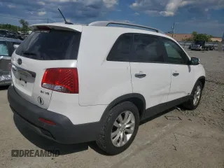 2011 Kia Sorento EX z VIN 5XYKUDA22BG062985, wystawiony jako Copart lot #56215815 z przebiegiem 118 109 mil mil oraz Czysty tytuł • Clean title. Historia ofert i sprzedaży dostępna na DreamBid. Obrazek 3.