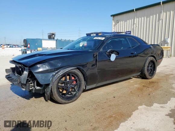 2015 Dodge Challenger SXT Plus z VIN 2C3CDZBG2FH723521, wystawiony jako Copart lot #52642195 z przebiegiem 145 834 mil mil oraz Szkoda całkowita • Salvage title. Historia ofert i sprzedaży dostępna na DreamBid. Obrazek 1.