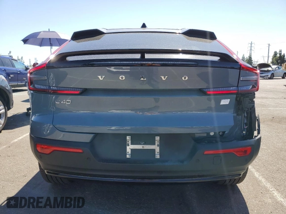 2023 Volvo C40 Plus с VIN YV4ED3GLXP2048984, выставлен на аукционе Copart как лот 70984553 с пробегом 6 816 миль миль и . История ставок и продаж доступна на DreamBid. Изображение 6.