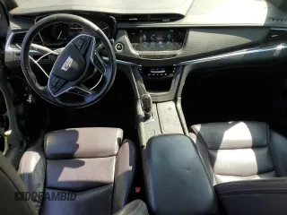 2017 Cadillac XT5 Premium Luxury AWD z VIN 1GYKNERS2HZ127538, wystawiony jako Copart lot #54570095 z przebiegiem 108 037 mil mil oraz Szkody całkowita. Historia ofert i sprzedaży dostępna na DreamBid. Obrazek 8.
