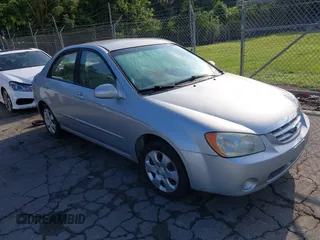 2006 Kia Spectra EX z VIN KNAFE122165344686, wystawiony jako IAAI lot #42489499 z przebiegiem 211 279 mil mil oraz . Historia ofert i sprzedaży dostępna na DreamBid. Obrazek 1.