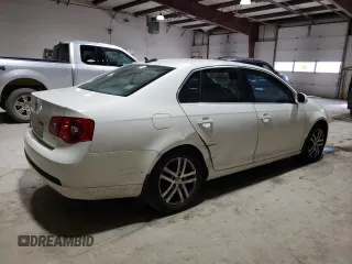 2006 Volkswagen Jetta 2.5L with VIN 3VWSF71K56M621057, listed as a Copart auction lot 45646075 with 198,098 mi miles and Salvage title. Bid and sale history available at DreamBid. Image 3.