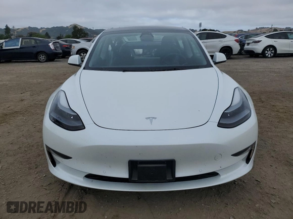 2022 Tesla Model 3 Long Range z VIN 5YJ3E1EB4NF161314, wystawiony jako Copart lot #57060725 z przebiegiem 19 215 mil mil oraz Szkoda całkowita • Salvage title. Historia ofert i sprzedaży dostępna na DreamBid. Obrazek 5.