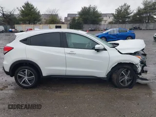 2021 Honda HR-V EX with VIN 3CZRU6H56MM724240, listed as a IAAI auction lot 41871785 with 1 mi miles. Bid and sale history available at carsss.com. Image 13.