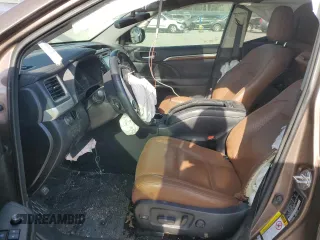 2018 Toyota Highlander Limited with VIN 5TDYZRFH0JS238746, listed as a Copart auction lot 46873115 with 110,587 mi miles and Salvage title. Bid and sale history available at DreamBid. Image 7.