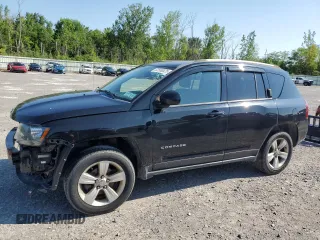 2016 Jeep Compass Latitude z VIN 1C4NJDEBXGD708618, wystawiony jako Copart lot #62568525 z przebiegiem 130 341 mil mil oraz Szkoda całkowita • Salvage title. Historia ofert i sprzedaży dostępna na DreamBid. Obrazek 1.