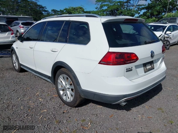 2017 Volkswagen Golf Alltrack S with VIN 3VWH17AU0HM525270, listed as a IAAI auction lot 40931148 with 1 mi miles. Bid and sale history available at carsss.com. Image 3.