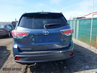 2015 Toyota Highlander Limited with VIN 5TDDKRFH6FS186386, listed as a IAAI auction lot 41987264 with 165,076 mi miles. Bid and sale history available at carsss.com. Image 17.