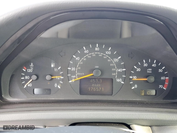 2002 Mercedes-Benz CLK-Class with VIN WDBLK65G82T122427, listed as a Copart auction lot 88716605 with 176,571 mi miles and Salvage Title. Bid and sale history available at carsss.com. Image 9.
