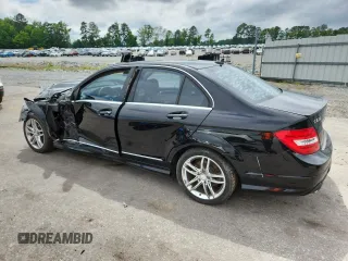 2012 Mercedes-Benz C 250 Sport z VIN WDDGF4HBXCR200013, wystawiony jako Copart lot #58345935 z przebiegiem 111 378 mil mil oraz Szkoda całkowita • Salvage title. Historia ofert i sprzedaży dostępna na DreamBid. Obrazek 2.