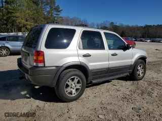 2003 Ford Escape XLT Popular with VIN 1FMYU03163KB45334, listed as a Copart auction lot 86947804 with 121,234 mi miles and Salvage Title. Bid and sale history available at carsss.com. Image 3.