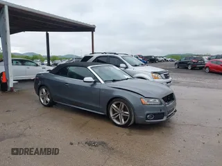 2012 Audi S5 Premium Plus z VIN WAUCGAFH6CN003386, wystawiony jako IAAI lot #42080894 z przebiegiem 144 873 mil mil oraz . Historia ofert i sprzedaży dostępna na DreamBid. Obrazek 1.
