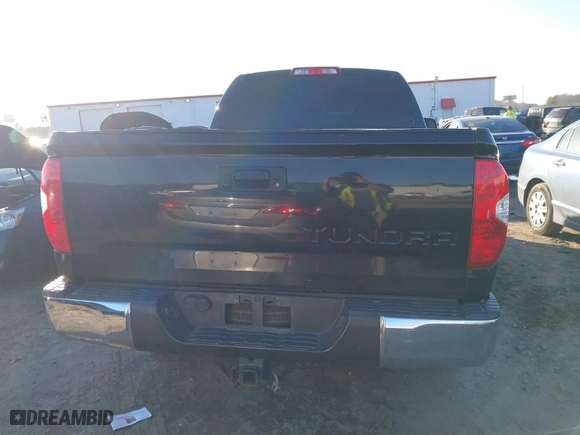 2018 Toyota Tundra 2WD SR with VIN 5TFRM5F18JX127614, listed as a IAAI auction lot 41624421 with 168,239 mi miles. Bid and sale history available at carsss.com. Image 16.