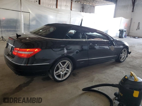 2013 Mercedes-Benz E 350 with VIN WDDKK5KF0DF214786, listed as a Copart auction lot 52063725 with 215,760 mi miles and Salvage title. Bid and sale history available at DreamBid. Image 3.